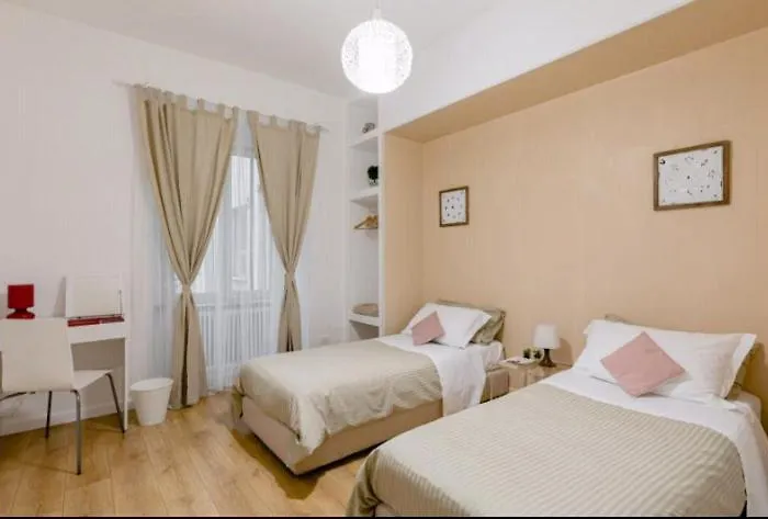 Charming 25 Apartment